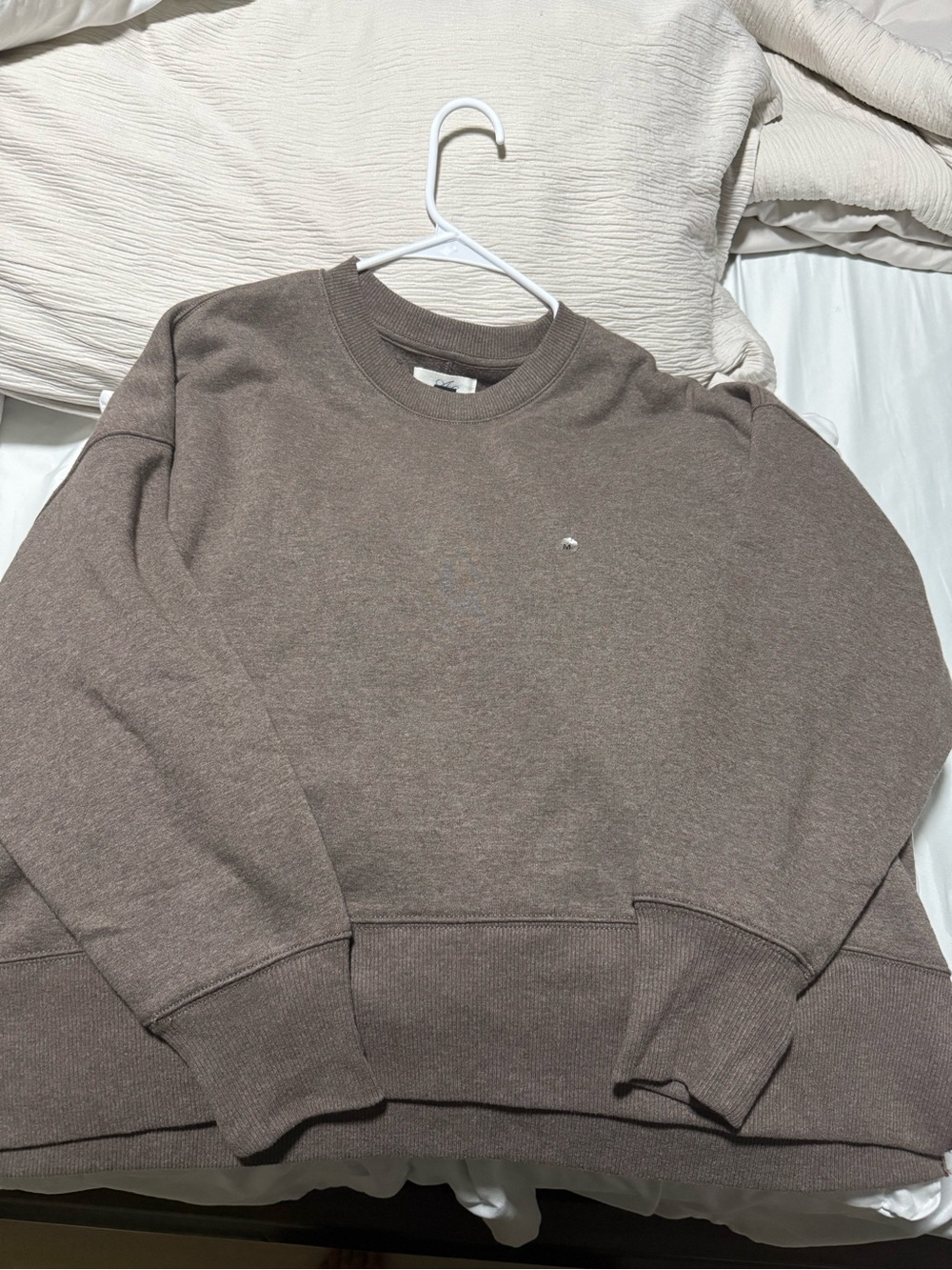 American Eagle Outfitters Crewneck Sweater in Taupe Brown - Oversized